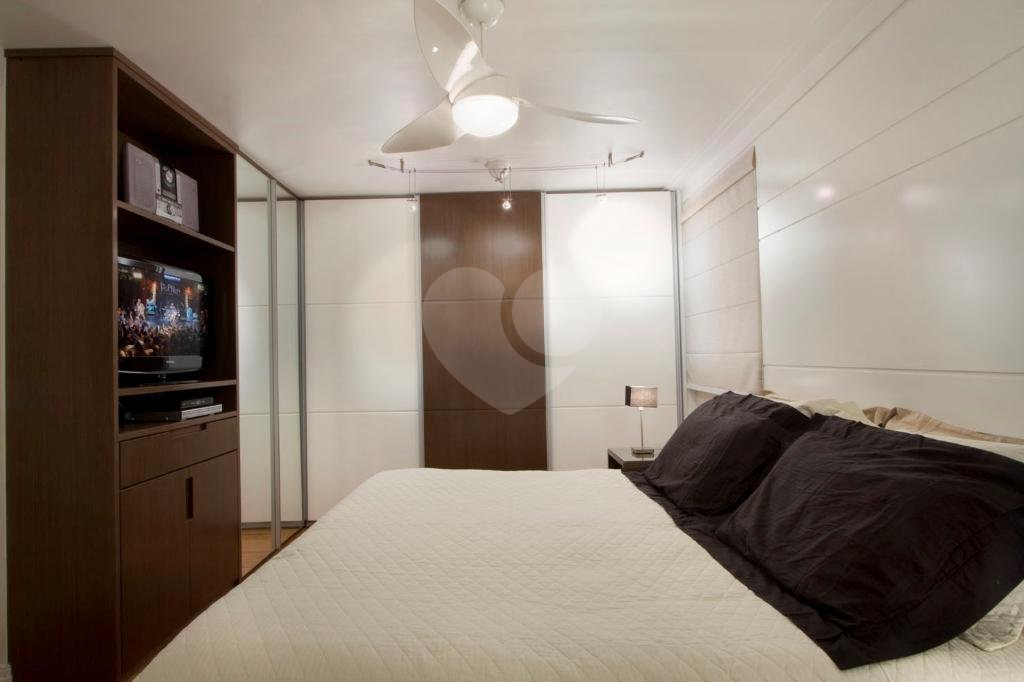 Apartamento à venda com 2 quartos, sendo 1 suíte, em Vila Olímpia, São Paulo, SP