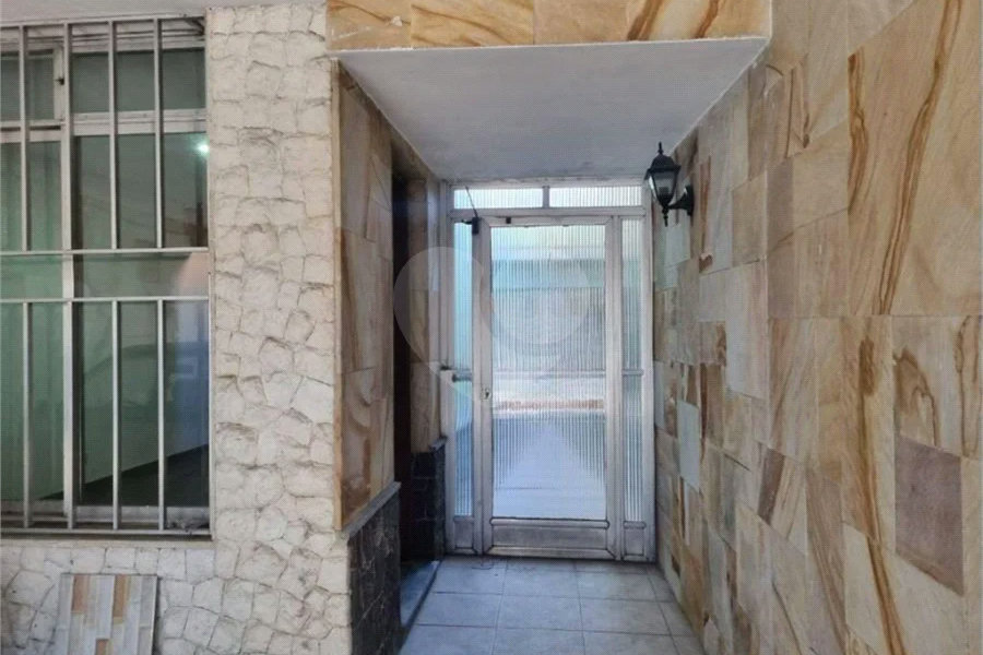 Sobrado à venda com 3 quartos, sendo 1 suíte,  em Vila Zat, São Paulo, SP
