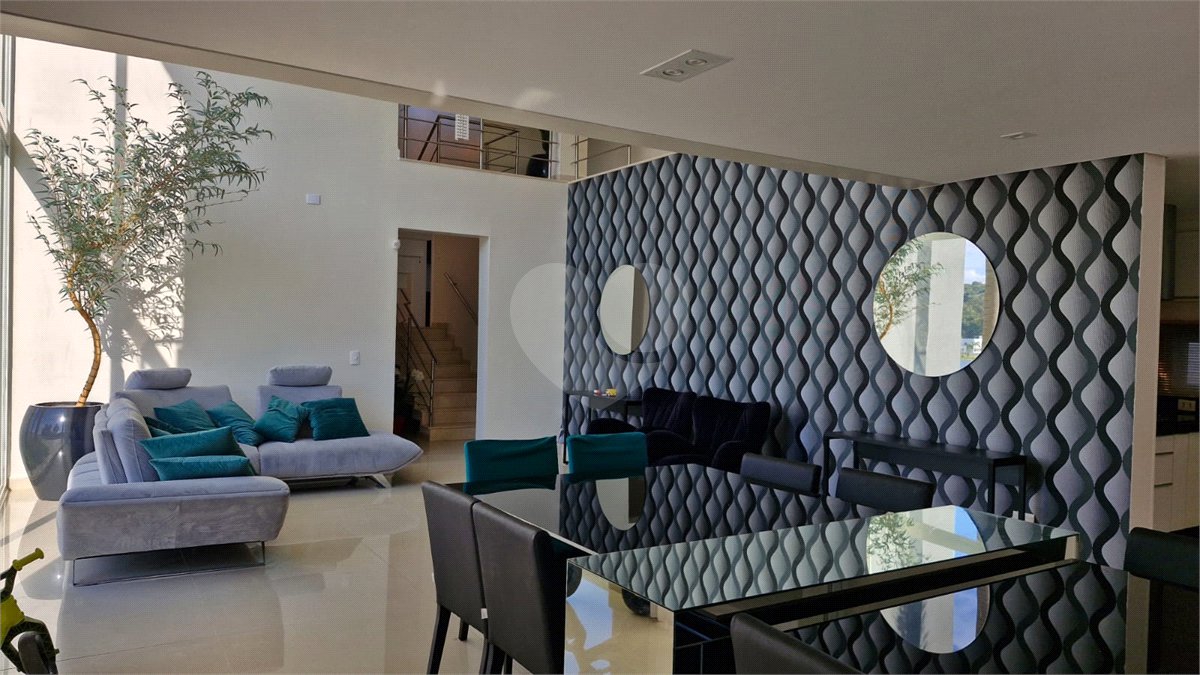 Casa à venda ou para alugar com 5 quartos, sendo 4 suítes, no condomínio Shamballa II, Atibaia - SP