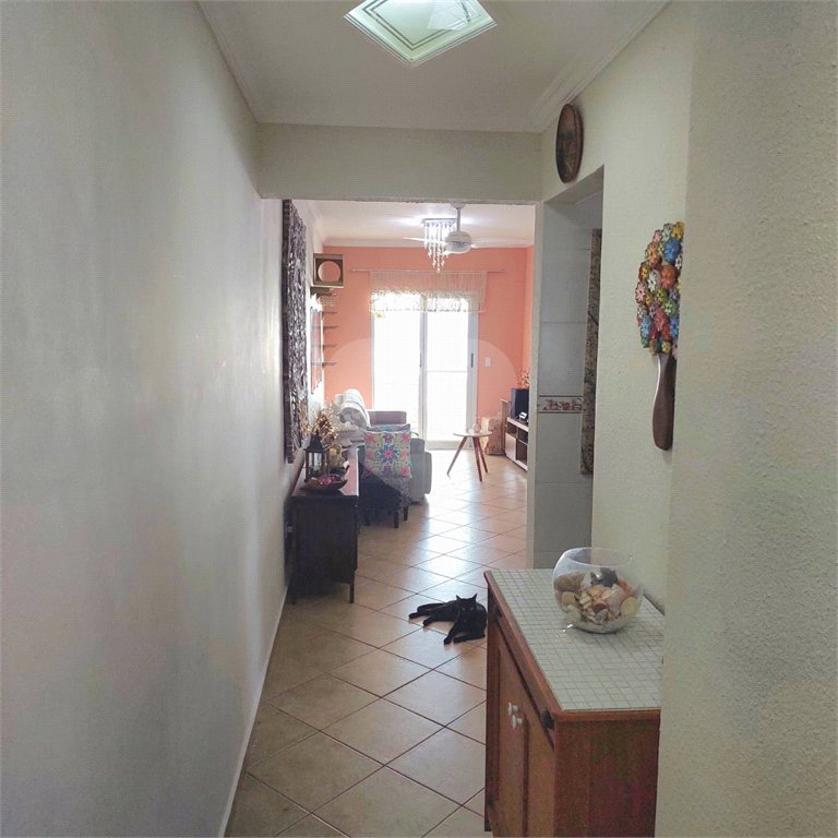 Apartamento à venda com 2 quartos, sendo 1 suíte,  em Vera Cruz, Mongaguá, SP