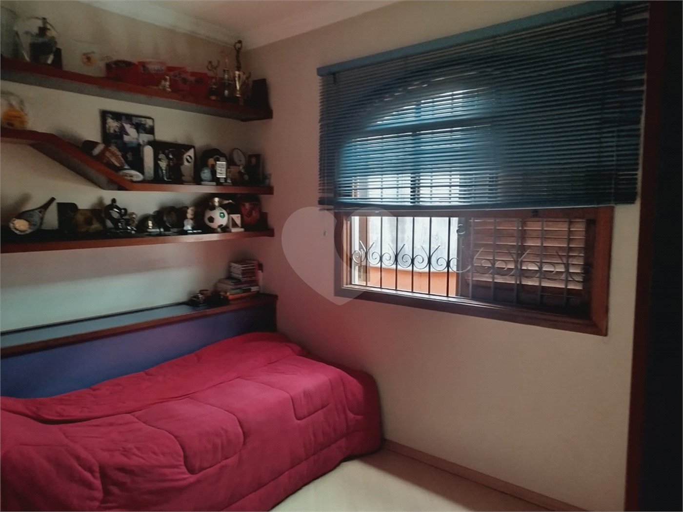 Sobrado à venda com 3 quartos, sendo 1 suíte, em Vila Matias, São Paulo, SP