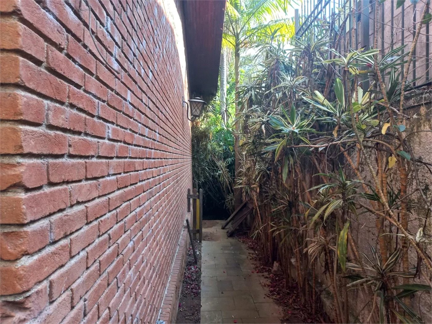 Casa à venda com 3 quartos, sendo 2 suítes,  em Morumbi, São Paulo, SP