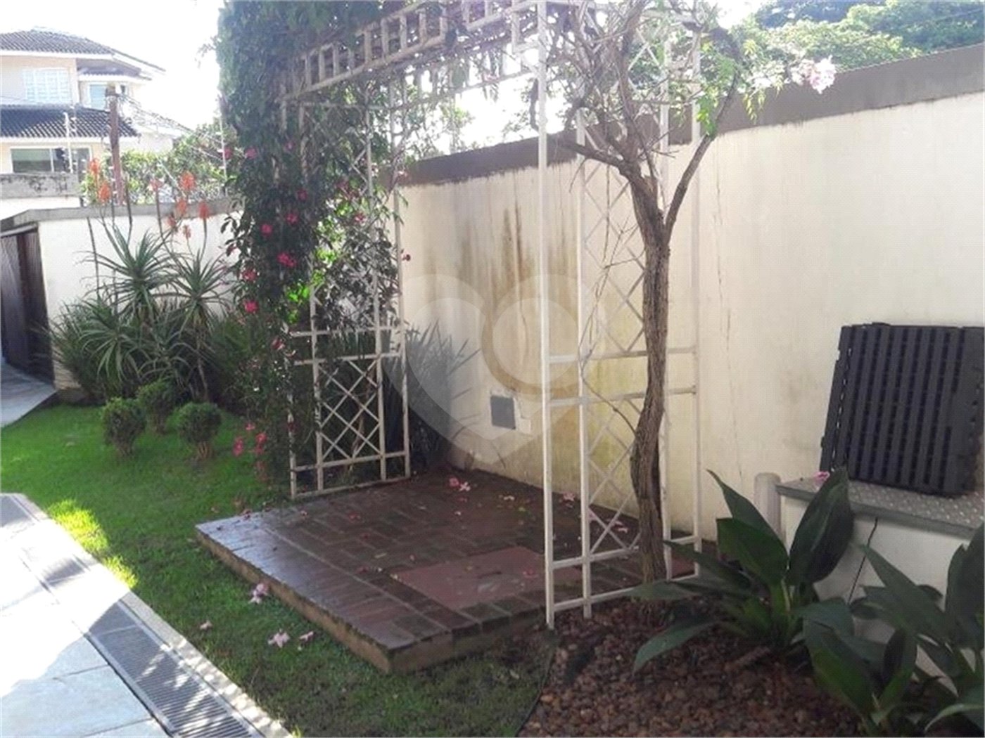 Sobrado à venda com 3 suítes em Tremembé, São Paulo, SP