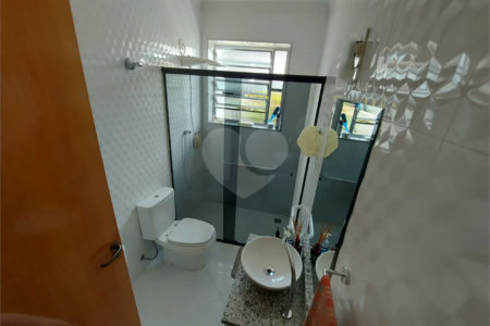 CASA TÉRREA À VENDA NA MOOCA - COM PORTEIRA FECHADA.