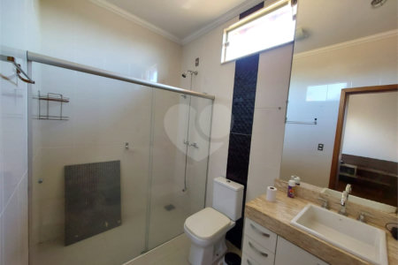 Casa à venda com 4 quartos, sendo 2 suítes, no condomínio Nascente do Jaraguá, Araraquara - SP