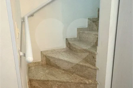 Casa à venda com 2 suítes no condomínio Santana, São Paulo - SP