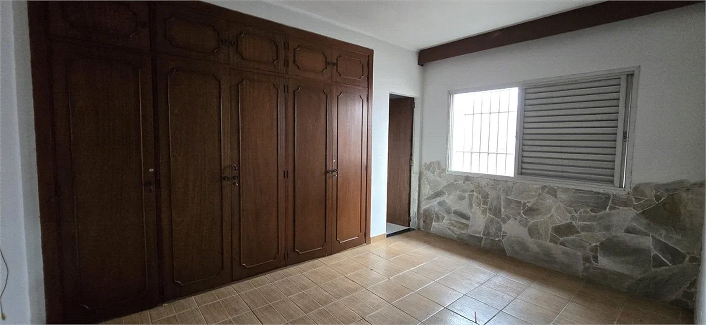 Casa à venda com 3 quartos, sendo 1 suíte, em Lar São Paulo, São Paulo, SP