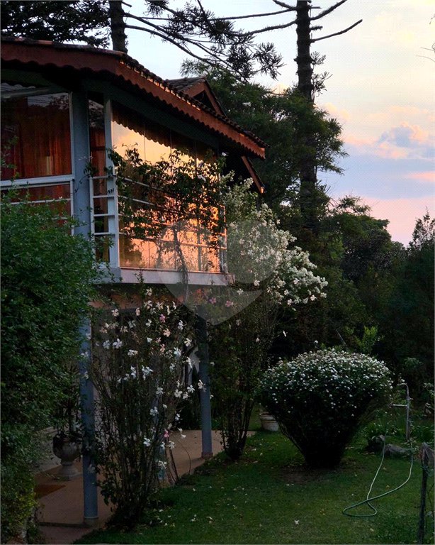 Casa Térrea à venda com 4 quartos, sendo 1 suíte, em Roseira, Mairiporã, SP