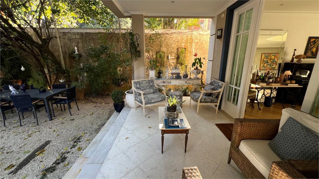 Sobrado à venda com 4 suítes em Jardim Marajoara, São Paulo, SP