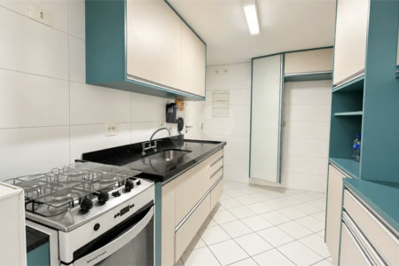 Apartamento à venda com 3 quartos, sendo 1 suíte, em Jardim das Acácias, São Paulo, SP