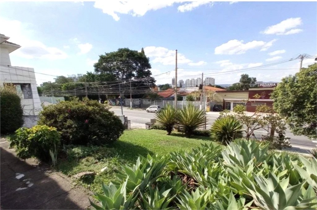 Casa à venda com 4 quartos, sendo 1 suíte, em Lapa, São Paulo, SP