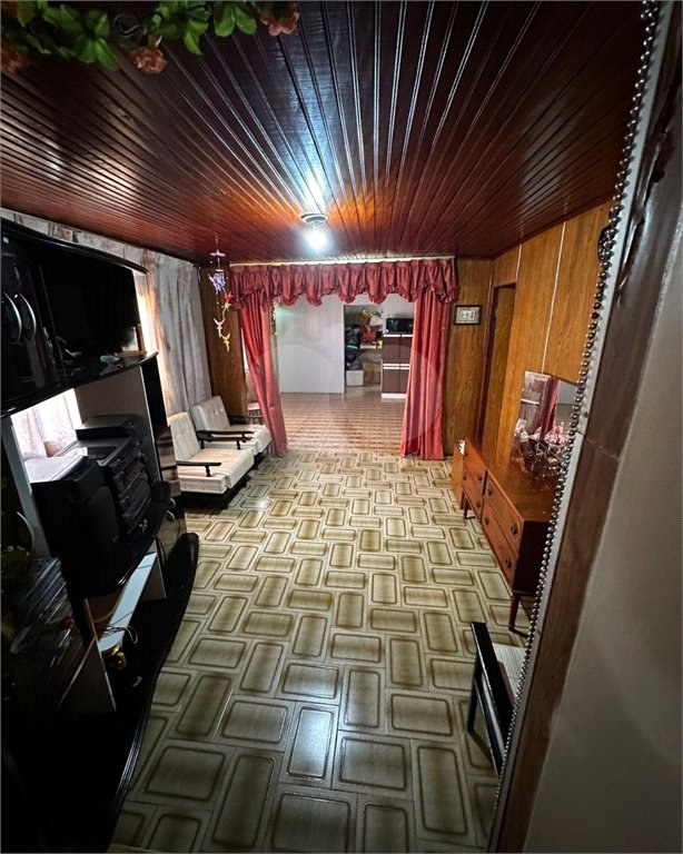 Sobrado à venda com 6 quartos, sendo 1 suíte, no Centro, Ponta Porã, MS