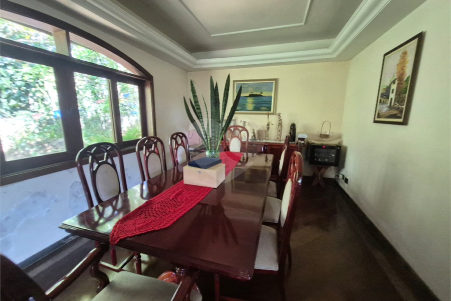 Casa à venda com 3 quartos, sendo 4 suítes, no condomínio Alpes da Cantareira, Mairiporã - SP
