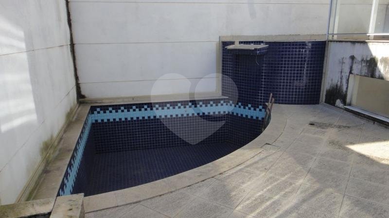 Casa à venda com 3 suítes no condomínio Villa Castanheira, São Paulo - SP