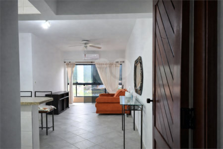 Apartamento à venda com 3 quartos, sendo 1 suíte,  em Enseada, Guarujá, SP