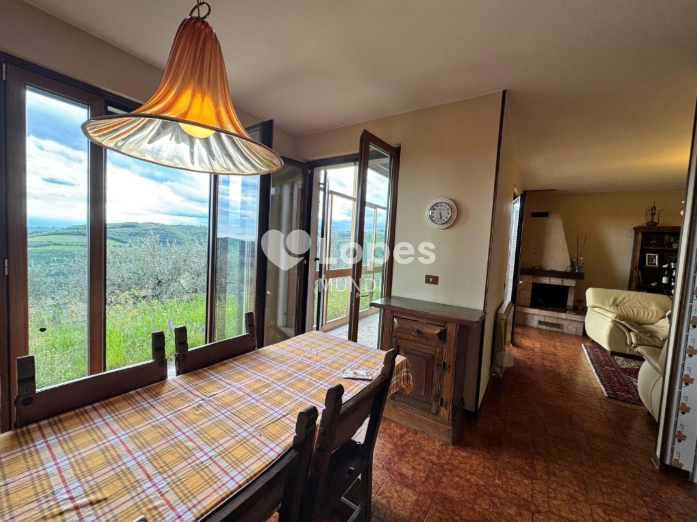 Casa multifamiliar à venda em Verona, Itália – 3 unidades e 12.000 m²