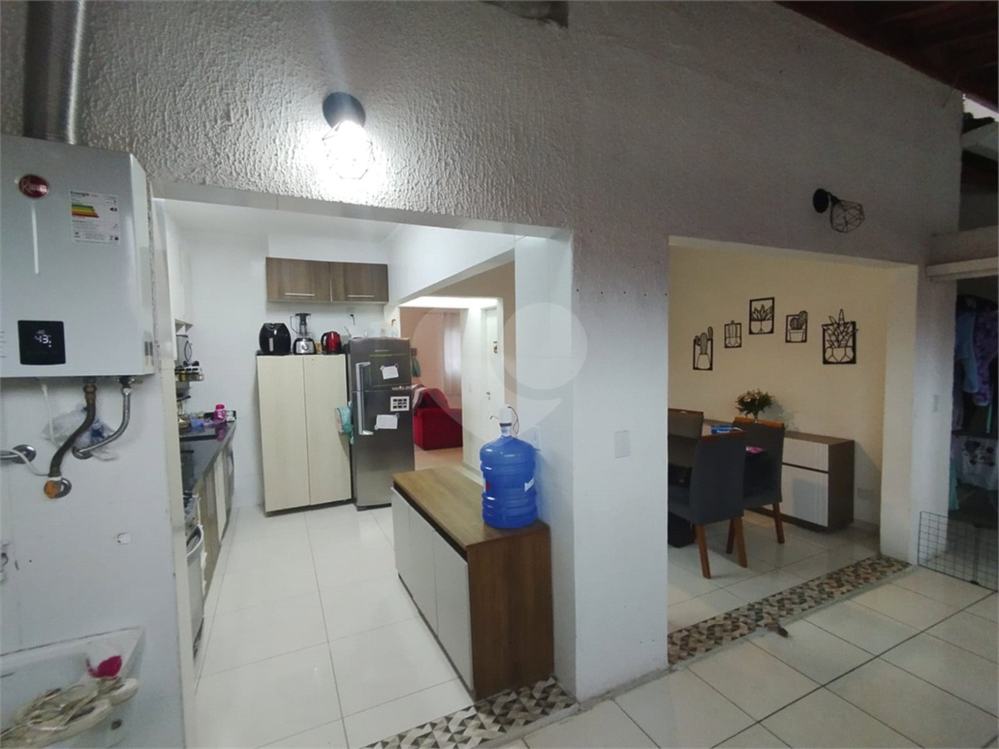 Casa à venda com 2 quartos, sendo 1 suíte, no condomínio Residencial Viva Vida, Cotia - SP