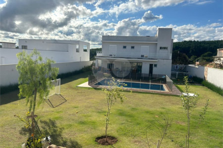 Casa à venda com 3 suítes no condomínio Terras de Lucas, Sorocaba - SP