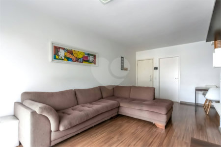 Apartamento à venda com 3 quartos, sendo 1 suíte, em Santo Amaro, São Paulo, SP