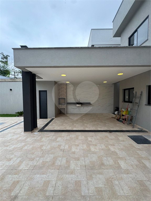 Casa à venda com 5 quartos, sendo 4 suítes, no condomínio Grand Park, Rio de Janeiro - RJ
