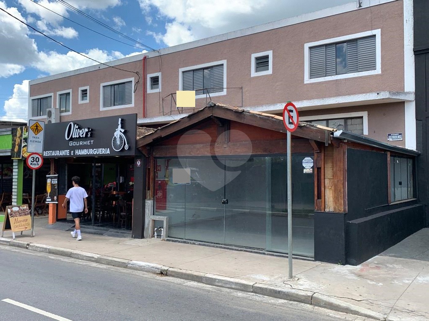 Salão Comercial 150m² na Lucas Nogueira Garcez - Atibaia - SP