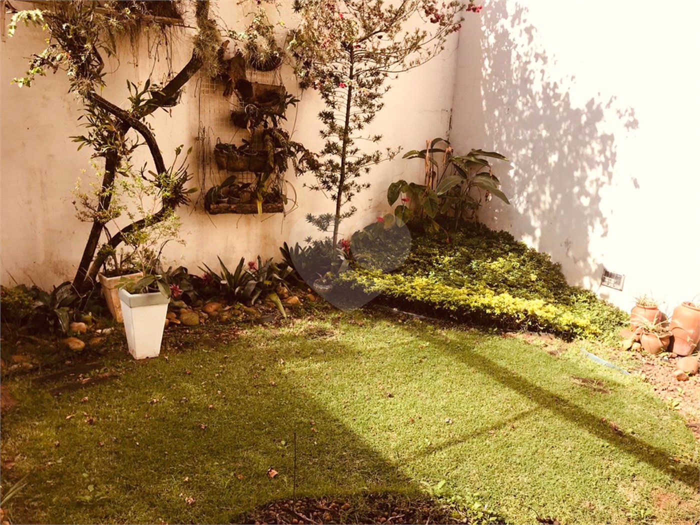Casa à venda com 4 quartos, sendo 2 suítes, em Jardim das Vertentes, São Paulo, SP