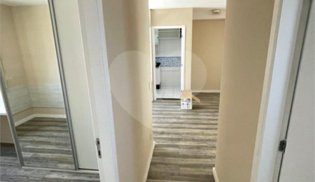 Apartamento à venda com 2 quartos, sendo 1 suíte,  em Quarta Parada, São Paulo, SP
