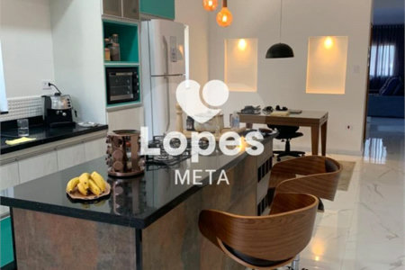 Casa à venda com 3 quartos, sendo 1 suíte,  no condomínio Residencial São José, Taubaté - SP