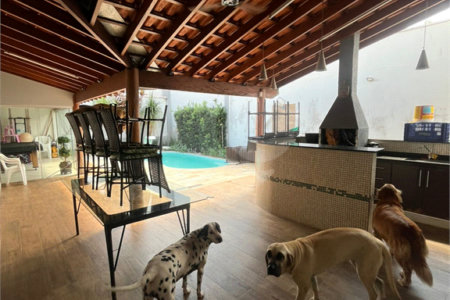 Casa à venda com 4 quartos, sendo 1 suíte, em Vila Santa Maria (vila Xavier), Araraquara, SP
