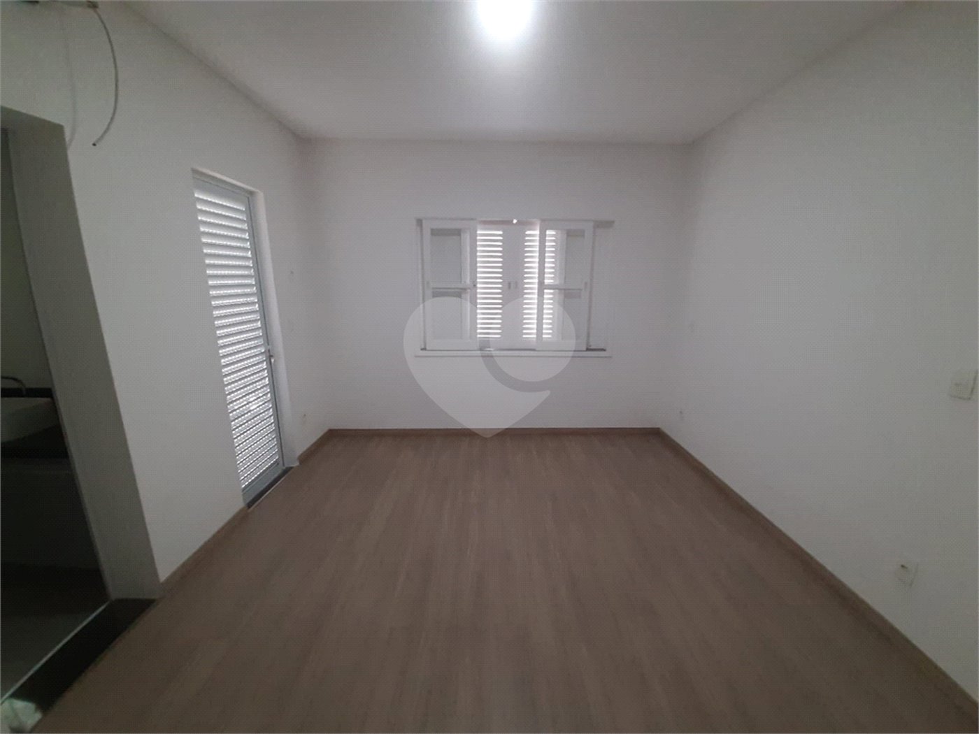 Sobrado à venda com 4 quartos, sendo 3 suítes, em Vila Paulicéia, São Paulo, SP