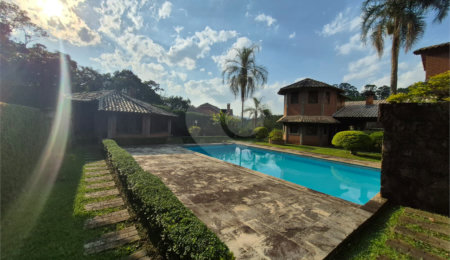 Casa à venda com 3 quartos, sendo 1 suíte,  no condomínio Alpes da Cantareira, Mairiporã - SP