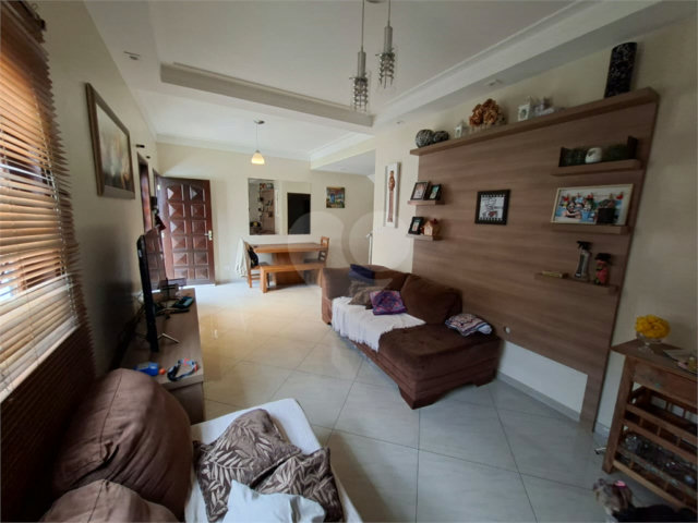 Casa à venda com 3 quartos, sendo 1 suíte,  no condomínio Residencial Morada do Horto, São Paulo - SP