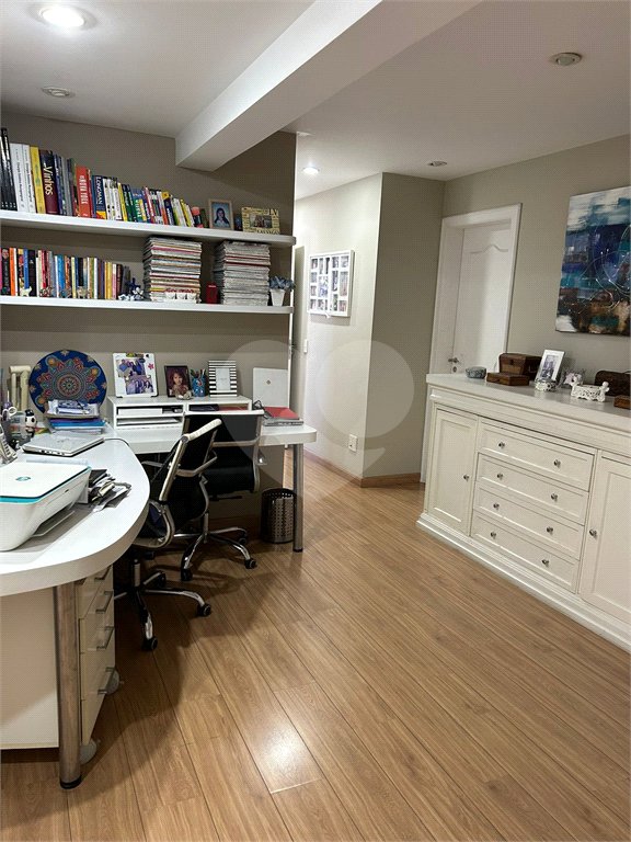 Apartamento à venda com 4 suítes em Real Parque, São Paulo, SP