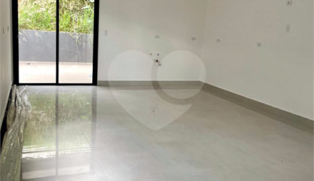 Sobrado à venda com 3 suítes em Jardim dos Pinheiros, Atibaia, SP