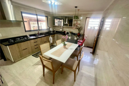 Casa à venda com 3 quartos, sendo 1 suíte, em Santa Teresinha, São Paulo, SP