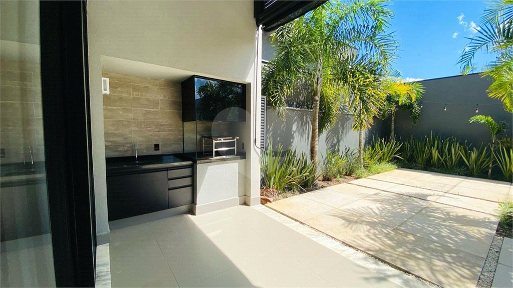 Casa à venda com 3 suítes no condomínio Euroville II, Bragança Paulista - SP