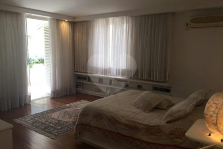 Casa à venda com 4 suítes em Alto da Boa Vista, São Paulo, SP