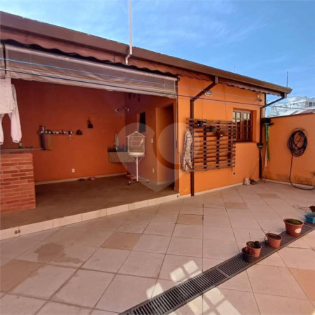 Casa à venda com 4 quartos, sendo 2 suítes,  em Vila Oliveira, Mogi das Cruzes, SP