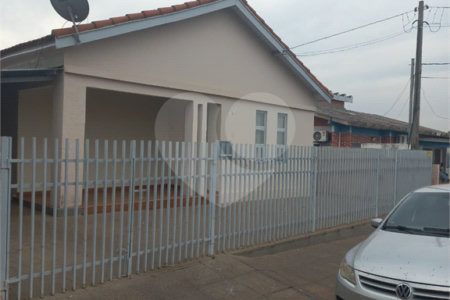 Casa à venda com 3 quartos no Centro, Inocência, MS