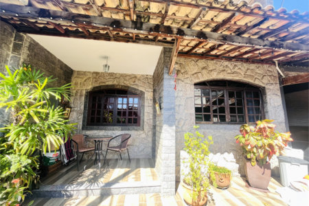 Casa à venda com 4 quartos, sendo 1 suíte, em Campo Grande, Rio de Janeiro, RJ