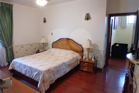 Sobrado à venda com 4 quartos, sendo 2 suítes, em Jardim Leonor, São Paulo, SP