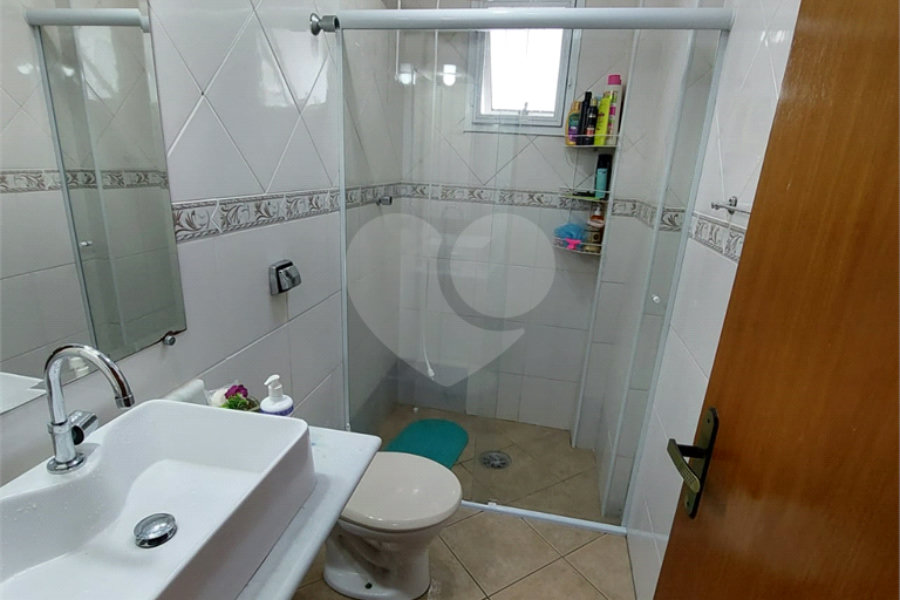 Apartamento à venda com 2 quartos, sendo 1 suíte,  em Vera Cruz, Mongaguá, SP