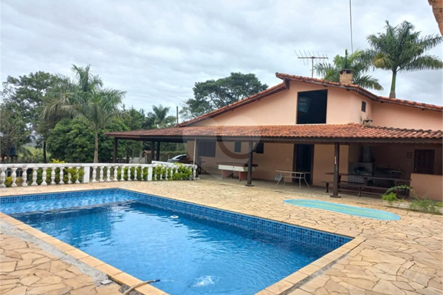 Chácara à venda com 3 quartos, sendo 1 suíte,  no Centro, Guararema, SP