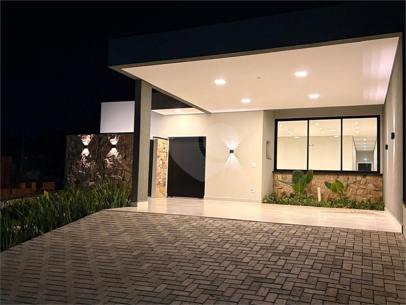 Casa à venda com 3 suítes no condomínio Helena Maria, Sorocaba - SP