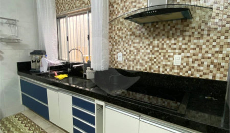 Casa à venda com 3 quartos, sendo 1 suíte,  em Residencial Parque Laguna, Salto, SP