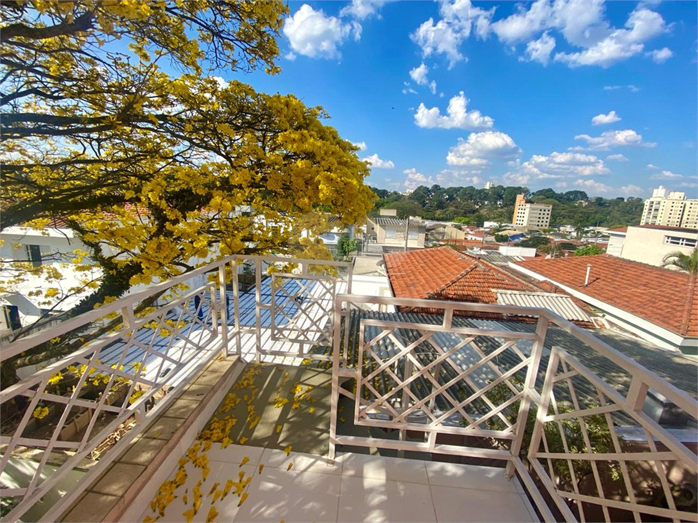 Casa à venda com 4 quartos, sendo 3 suítes, em Jardim Maia, Guarulhos, SP