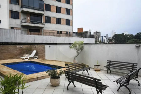 Casa à venda com 5 suítes em Jardim Londrina, São Paulo, SP