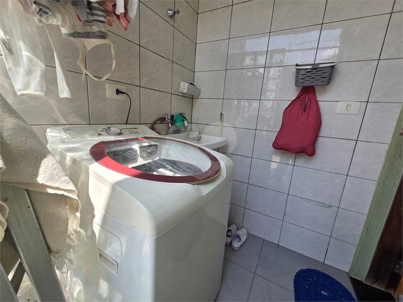 Casa à venda com 4 quartos, sendo 1 suíte, em Vila Paulo Silas, São Paulo, SP