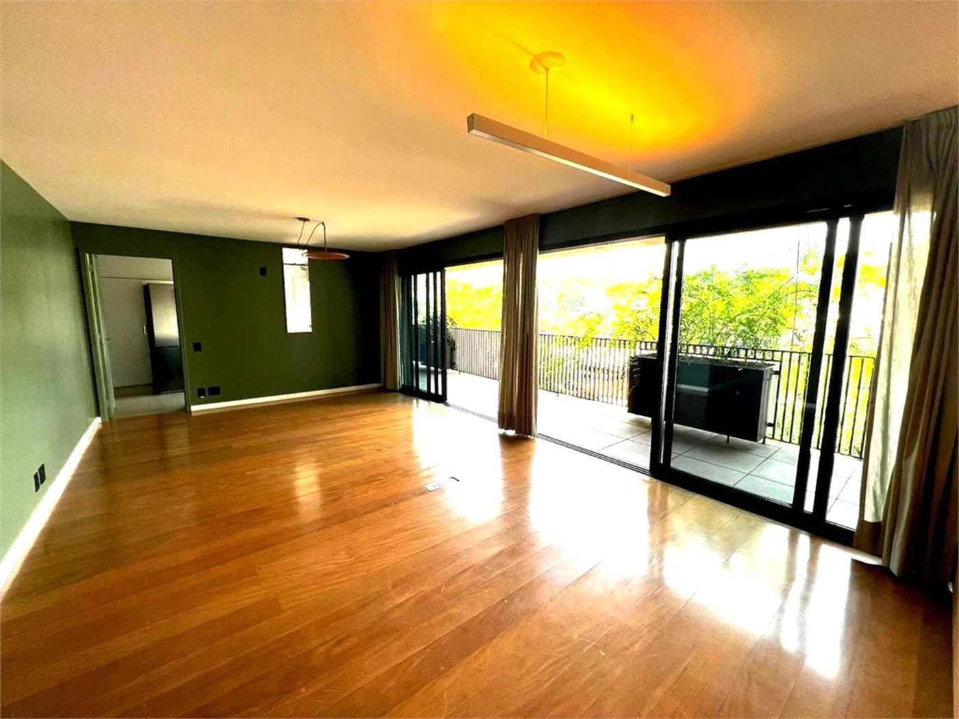 Apartamento à venda com 3 suítes em Jardim das Bandeiras, São Paulo, SP