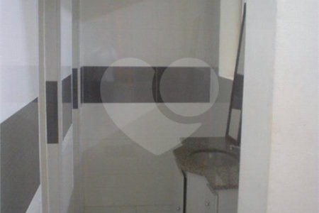 SALÃO COMERCIAL BRÁS COM INQUILINO À VENDA